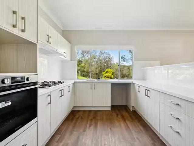 Rental! 52 Banksia Drive, Mount Crosby, QLD 4306