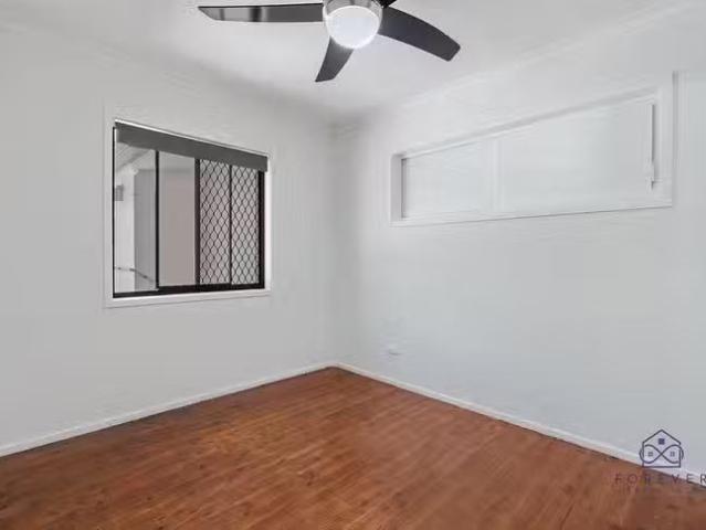 Cheap 52 Heeb Street, Bundall, QLD 4217