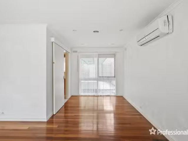 Nice 52 Pindari Avenue, Taylors Lakes VIC 3038