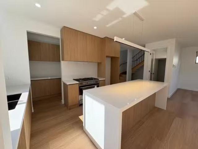 New 52A Victory Road, Airport West VIC 3042