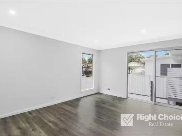 Deal! 5/305 Princes Highway, Albion Park Rail Townhouse for re.