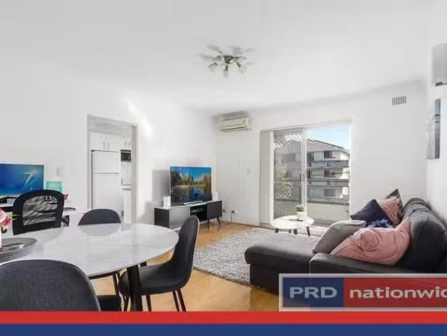 Unique 5/33 35 Macquarie Place, Mortdale, NSW 2223