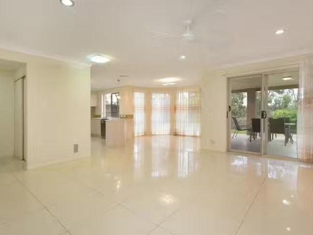 Nice 57 Taylor Place, Mackenzie, QLD 4156