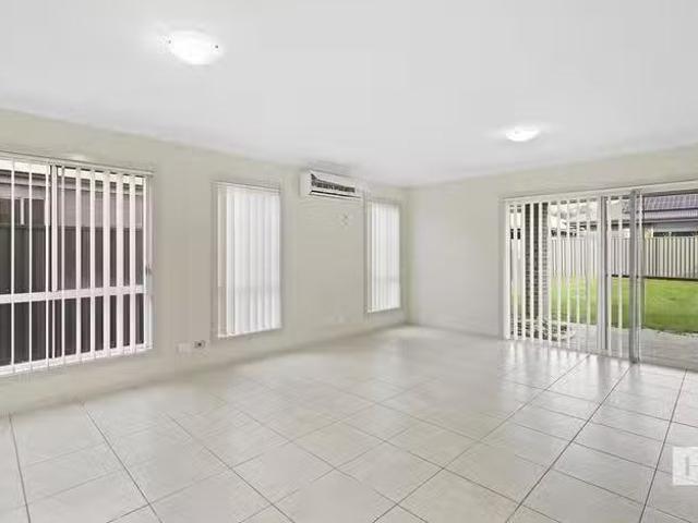 Charming 57 Fairmont Boulevard, Hamlyn Terrace, NSW 2259
