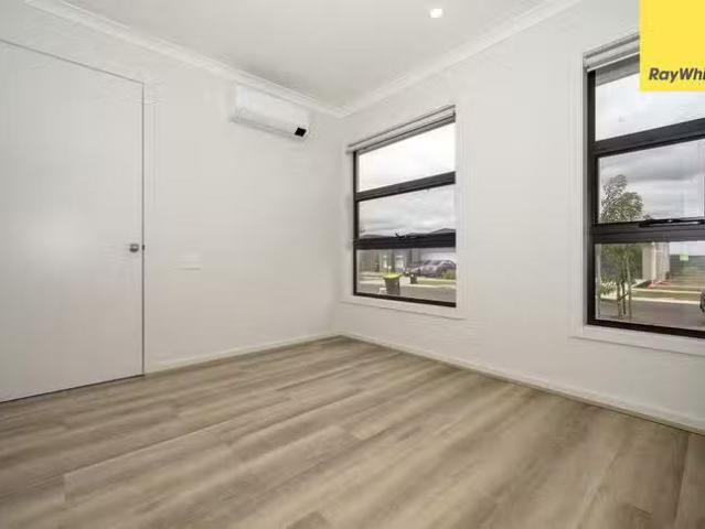 Cheap 57 Pintail Drive, Melton South, VIC 3338
