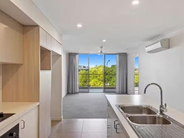 Deal! 54/67 Regatta Boulevard, BIRTINYA, QLD 4575 Unit for R.