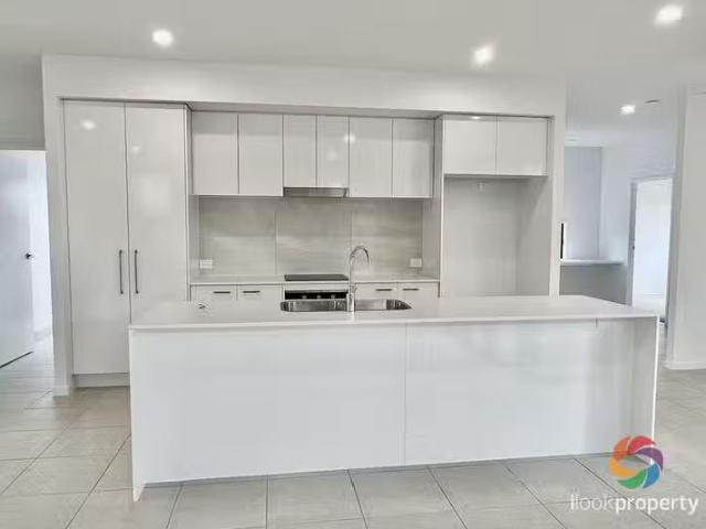 Charming 54 Valley Crescent, Palmview, QLD 4553