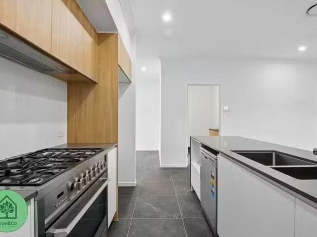 Just in! 54 Greenleaf Grove, Bahrs Scrub, QLD 4207