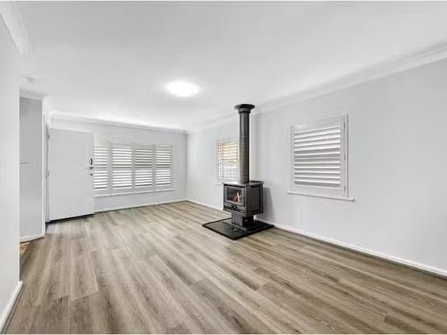 Deal! 55 Park Street, Orange House for rent Listed by Simone.