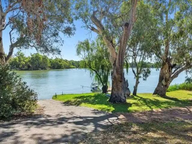 Cheap 55B Murtho Road, Paringa, SA 5340