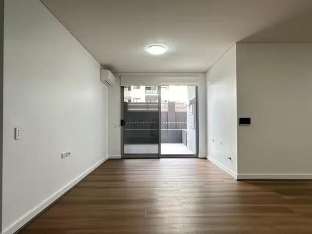 Deal! 58/178 Great Western Hwy, Westmead Apartment for rent L.
