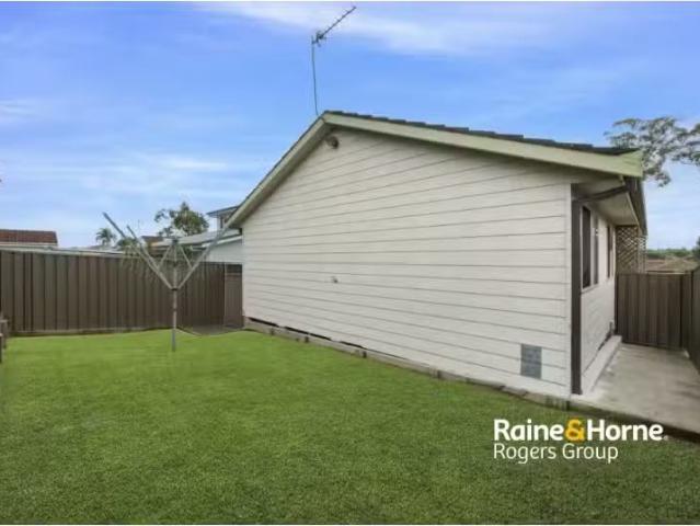 Cozy 59 Kawana Avenue, BLUE HAVEN House for rent Listed by Ja.