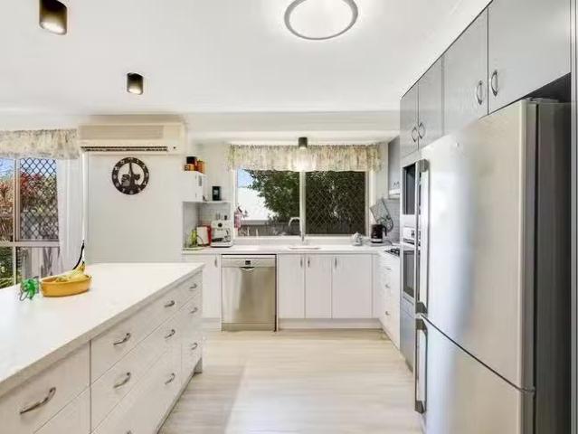 Rental! 5 Moore Crescent, Wilsonton, QLD 4350