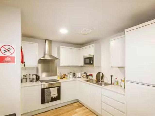 Just in! 5 BA 5 bedroom apartment for rent in Wadham Street, W.