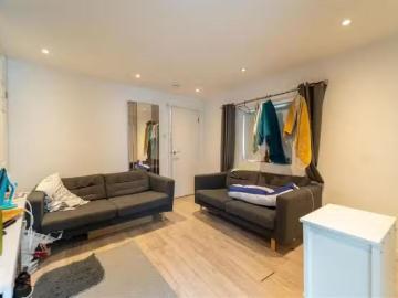 Unique 5 bedroom house for rent in Dale Road, Birmingham, West.