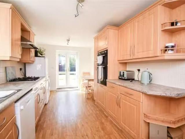 Rental! 5 bedroom semi detached house for rent in Meadowbank D.