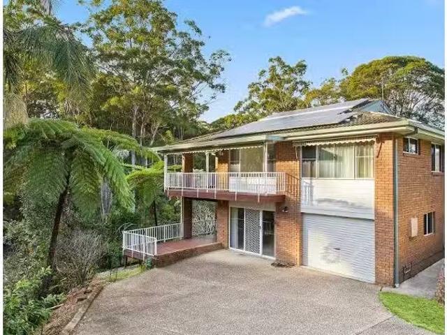 Nice 5 BR 14 Bolwarra Rd, Coffs Harbour House for rent Listed.