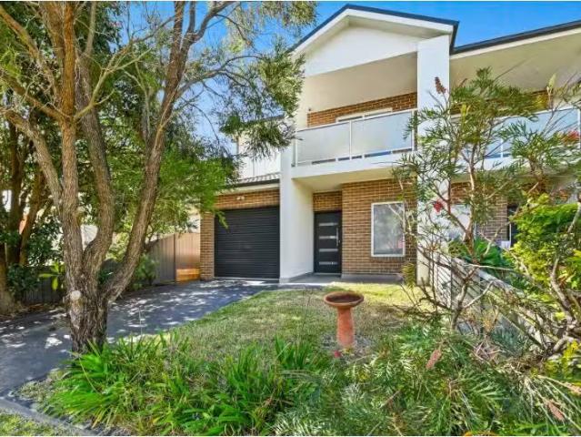 New 5 BR 19 Harcourt Avenue, East Hills Townhouse for rent Li.