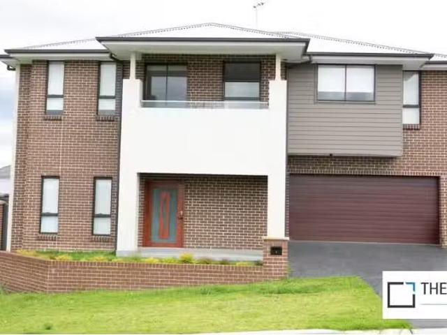 Unique 5 BR 119 Brighton Street, Riverstone House for rent Li.
