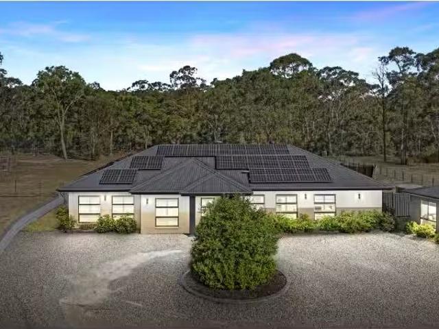 Just in! 5 BR 24 Abbey Circuit, WESTON House for rent Listed.