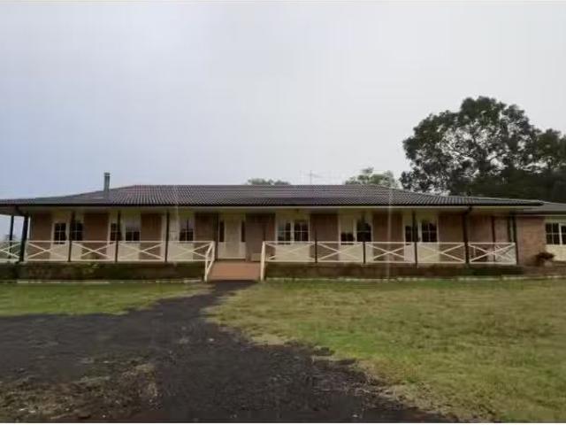 Nice 5 BR 26 Whitaker Road, ROSSMORE House for rent Listed by.