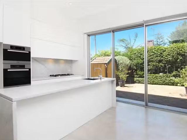 Cozy 5 BR 275 Rainbow Street, Coogee House for rent Listed by.