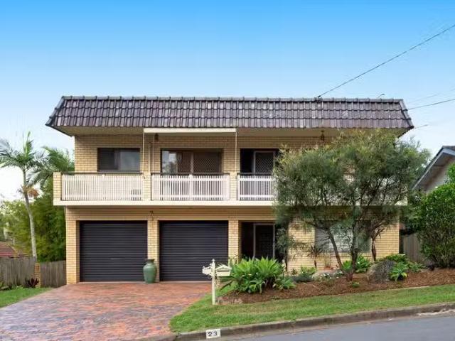 Unique 5 BR 23 Dalton Street, YERONGA, QLD 4104 House for Rent