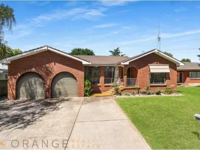 Unique 5 BR 34 Bletchington Street, Orange House for rent Lis.