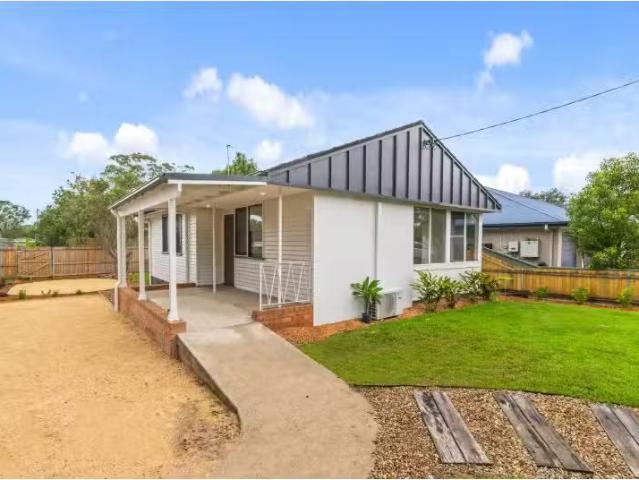 Deal! 5 BR 30 Farrar Road, KILLARNEY VALE House for rent List.