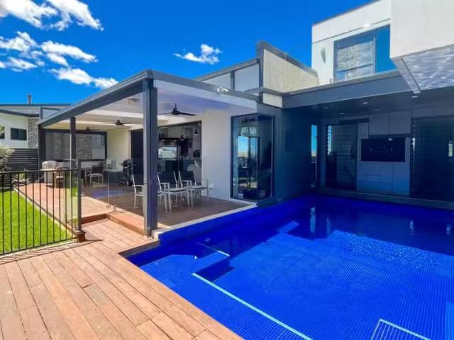 Rental! 5 BR 30 Rushton Avenue, MOONEE BEACH House for rent L.