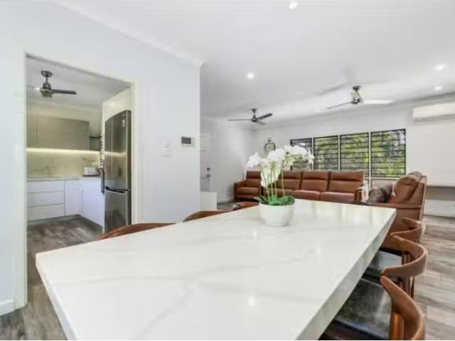 For Rent! 5 BR 4 Godfrey Court, LARRAKEYAH House for rent Lis.