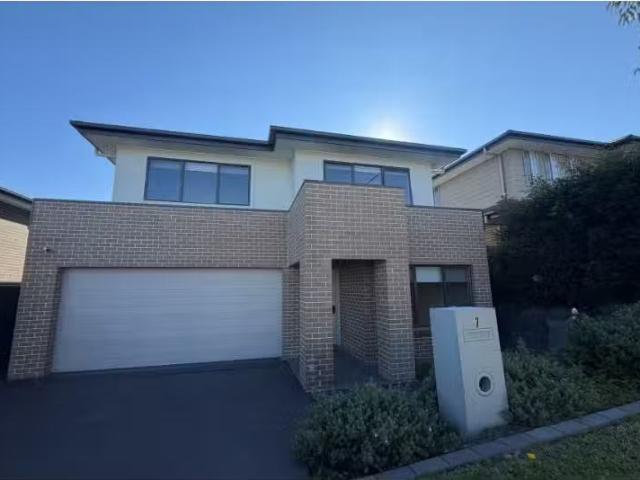 Cheap 5 BR 7 Capella Street, Box Hill House for rent Listed b.