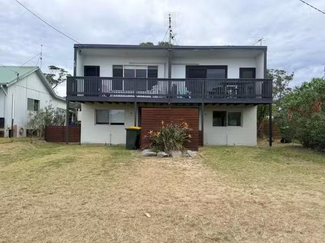 Nice 5 BR 9 Coronation Drive, BROULEE, NSW 2537 House for Rent