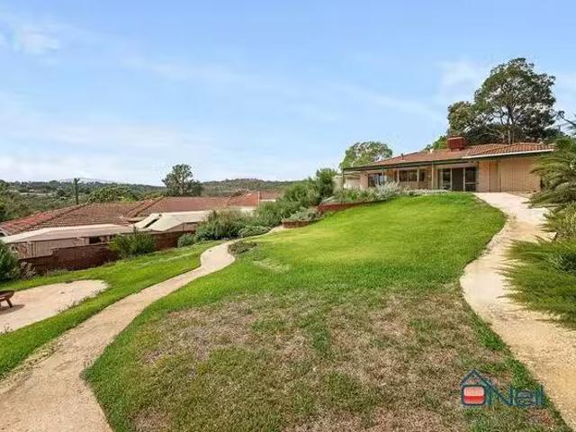 For Rent! 5 Carrick Road, Mount Richon, WA 6112