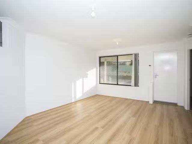 Rental! 5 Hueston Lookout, Leda, WA 6170