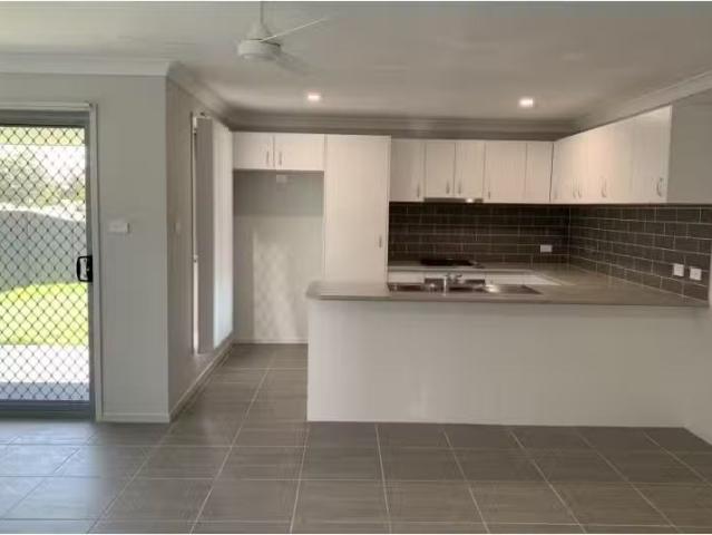 Cheap 5 Keystone Way, Raymond Terrace Townhouse for rent List.