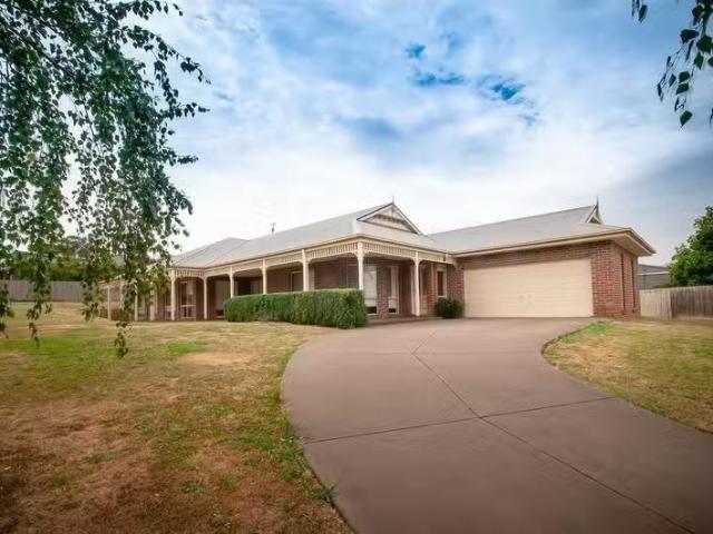 Unique 5 Ramsay Court, WARRAGUL, VIC 3820 House for Rent