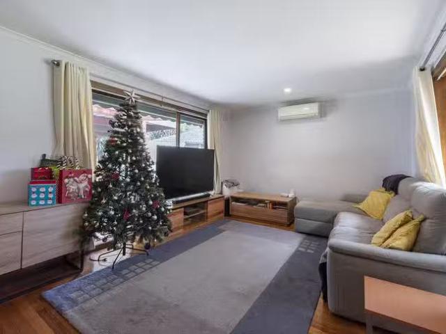 Rental! 5 Solway Close, Ferntree Gully, VIC 3156