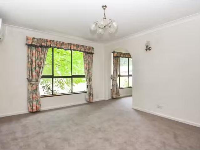 Cozy 5 Taralye Place, Orange House for rent Listed by Belle P.