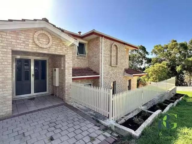 Unique 5A Barnard Street, Alfred Cove, WA 6154