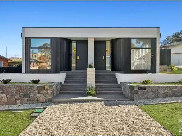 Cheap 5B Stephens Place, Garran House for rent Listed by Ebon.