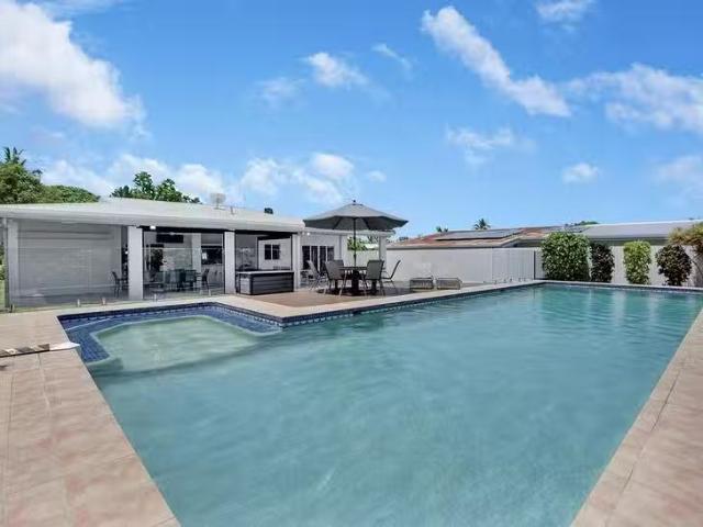 Charming 63 Terebra Street, Palm Cove, QLD 4879
