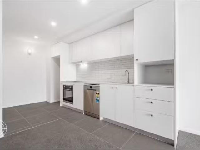 Charming 606/90 Swain Street, Gungahlin Apartment for rent Li.