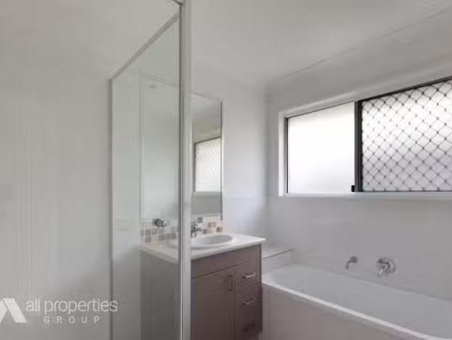 Just in! 60 Steelwood Street, Heathwood, QLD 4110