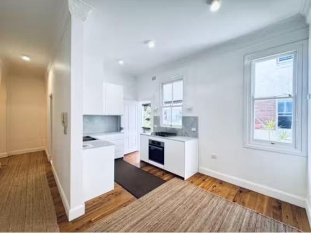 Unique 6/113 Darling Point Road, DARLING POINT Apartment for r.