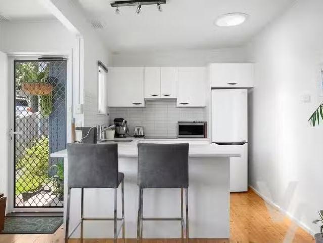 Deal! 6/129 Brooks Street, Bar Beach, NSW 2300