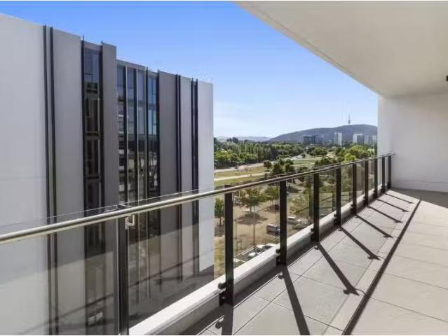 Nice 61/44 Constitution Avenue, Parkes Apartment for rent Lis.