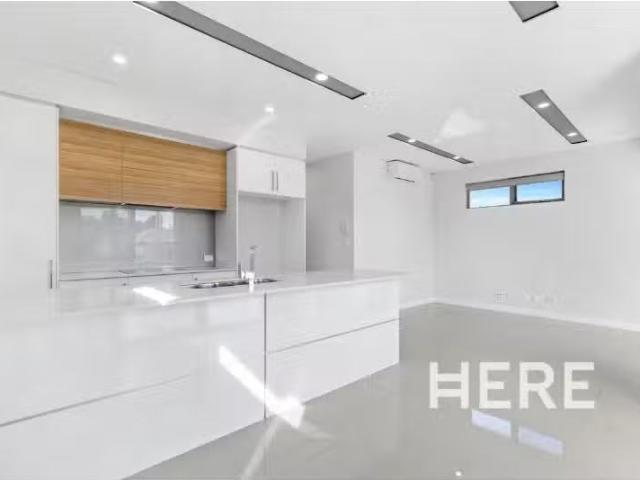 Deal! 6/172 Loftus Street, North Perth Apartment for rent Lis.