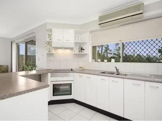 Rental! 6/18 Bass Street, PADDINGTON Apartment for rent Liste.