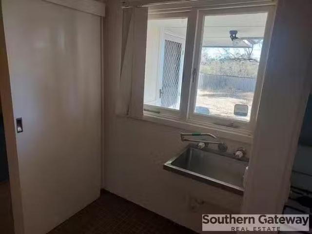 Deal! 61 Lukin Street, Beverley, WA 6304
